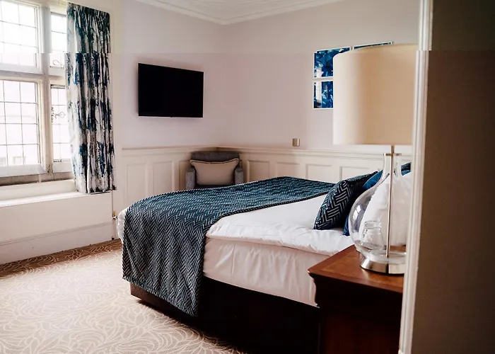 Fanhams Hall, Exclusive Collection