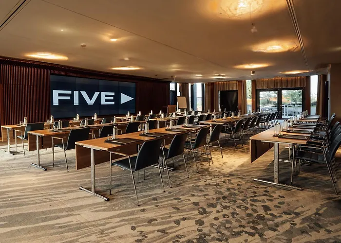 Five - Luxury City Resort