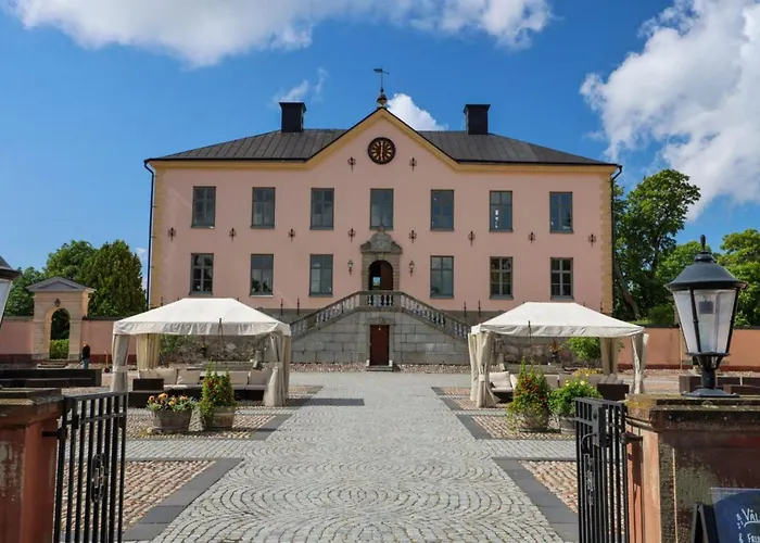 Luxury hotel only: Hesselby Slott