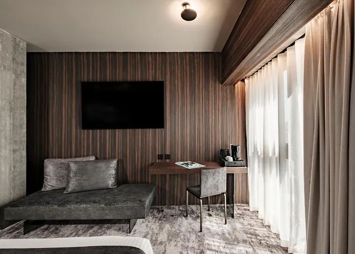 Fitch Hotel