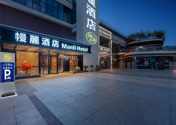Pet Friendly hotel: Manli Hotel Shanghai Pudong Airport Branch-Free Shuttle Buses To Pudong Airport And Disneyland