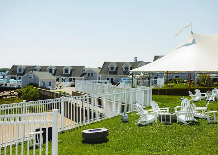 Champlin'S Marina & Resort