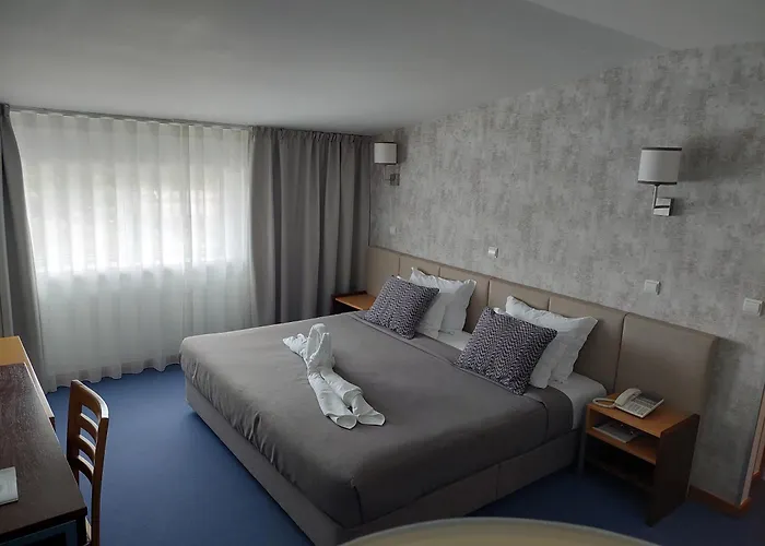Hotel Feira Pedra Bela