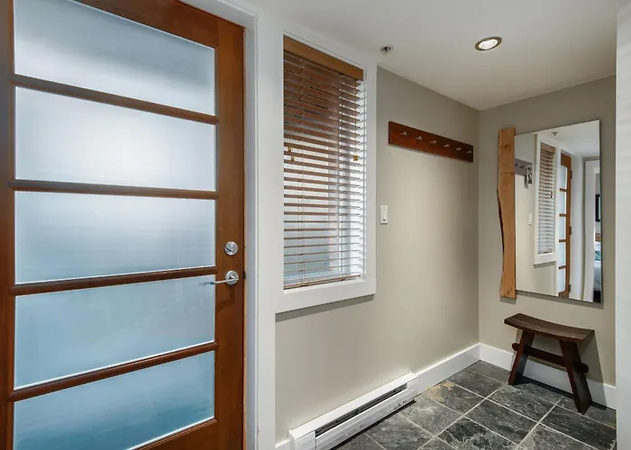 Airport Hotel: Cox Bay Beach Resort