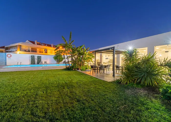 Silver Seahorse Garden Retreat