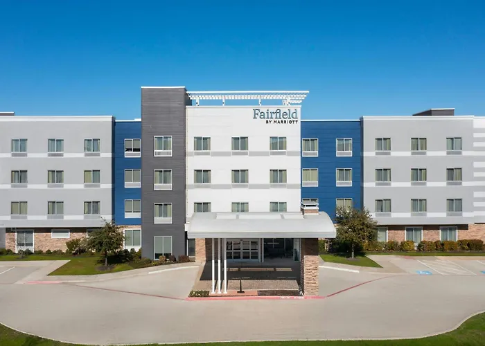 Fairfield Inn & Suites By Marriott Dallas West/I-30