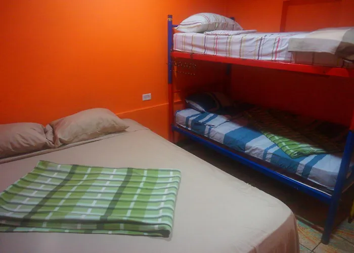 Coral Reef Surf Hostel And Camp