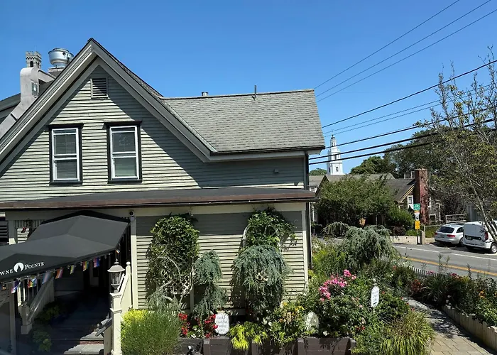 Crowne Pointe Historic Inn Adults Only