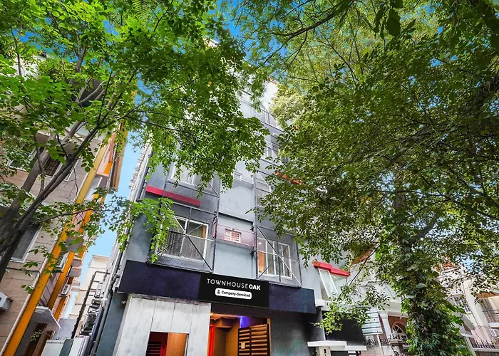 Super Townhouse Oak Indiranagar