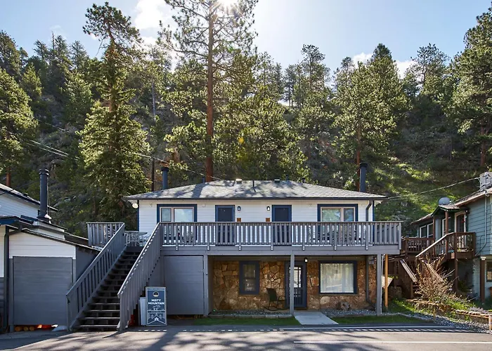 Misty Mountain Lodge