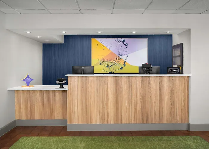 Cheap hotel: Spark By Hilton Tampa Brandon