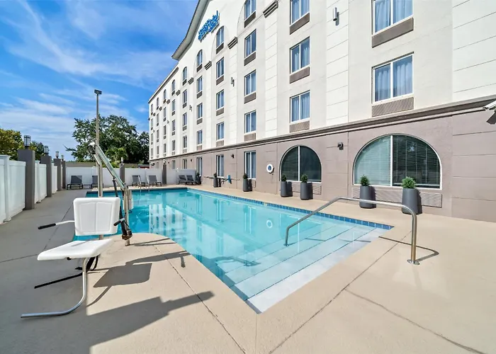 Sonesta Essential Orlando Airport