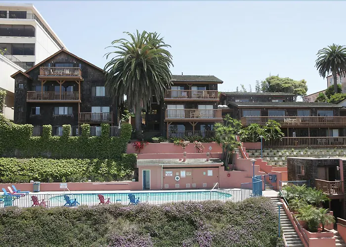 La Jolla Cove Suites