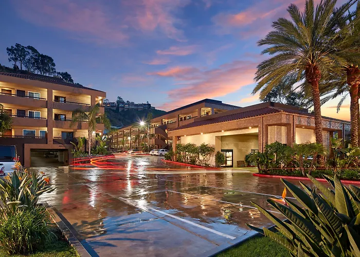 Pet Friendly hotel: Mission View Inn & Suites San Diego Sea World - Zoo