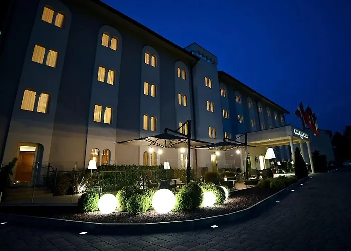  Best Western Grand Guinigi