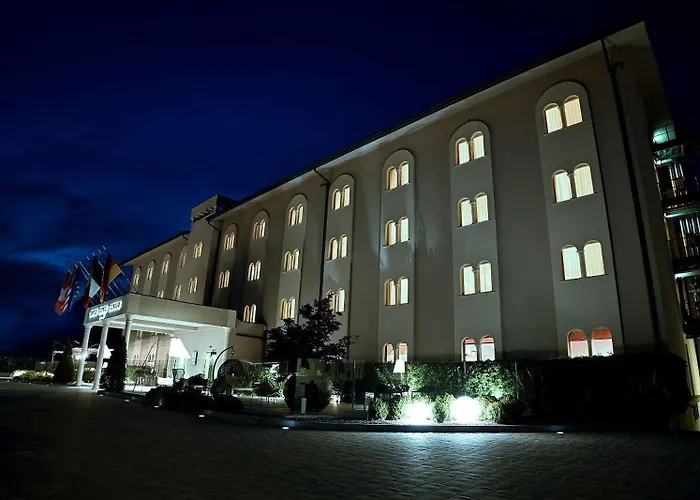  Best Western Grand Guinigi