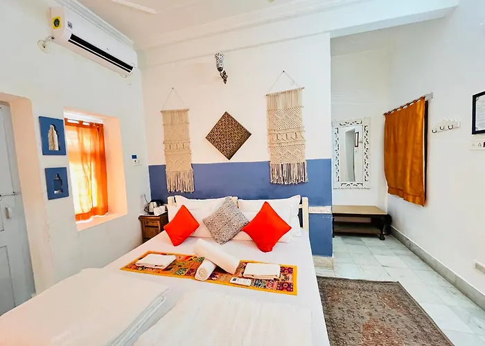 The Hostels Jaisalmer Crowd