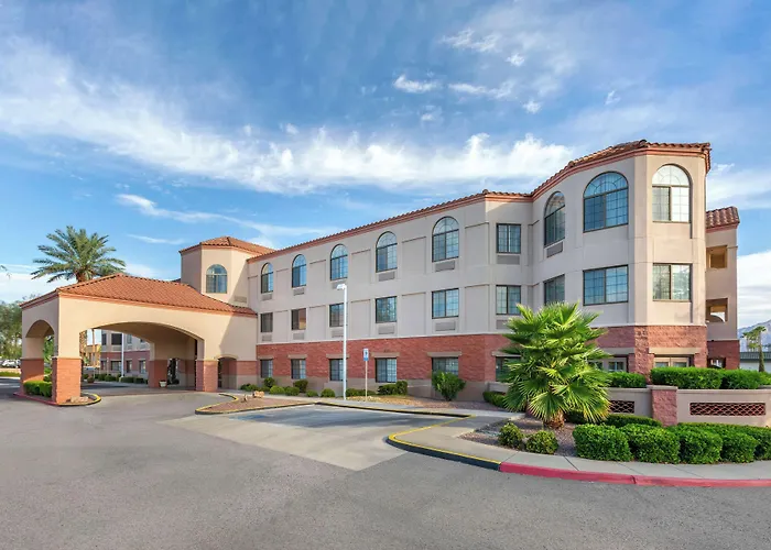 Hotel near College: Hilton Vacation Club Varsity Club Tucson