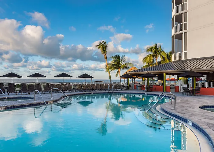 Сity center hotels Diamond Head Beach