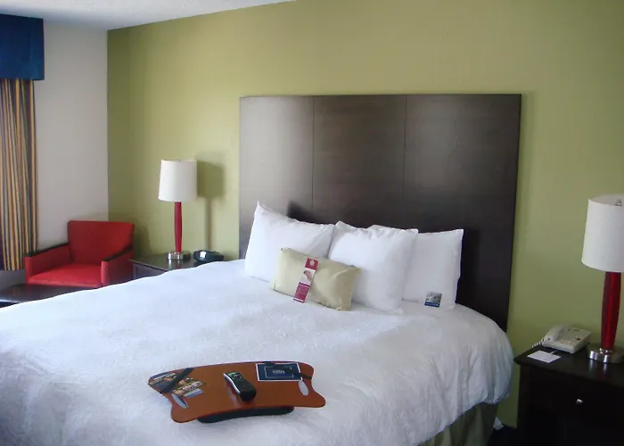 Kid friendly hotel Hampton Inn & Suites Anaheim Garden Grove