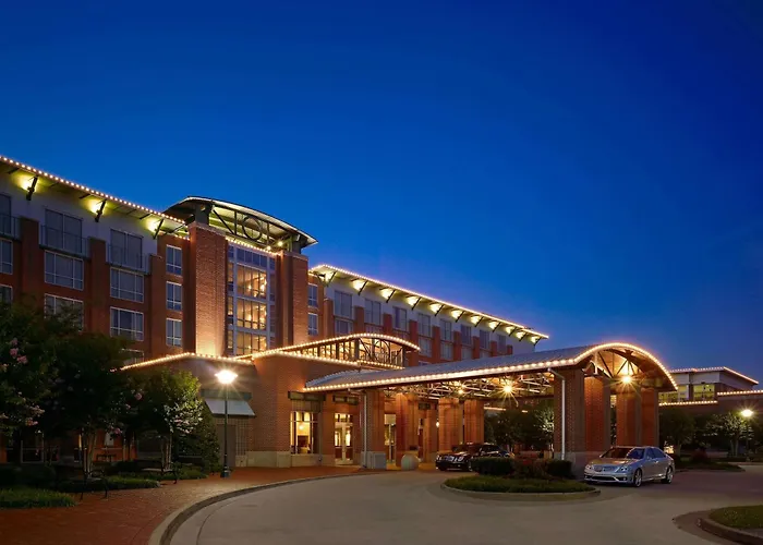 Family Hotel: The Chattanoogan Hotel, Curio Collection By Hilton