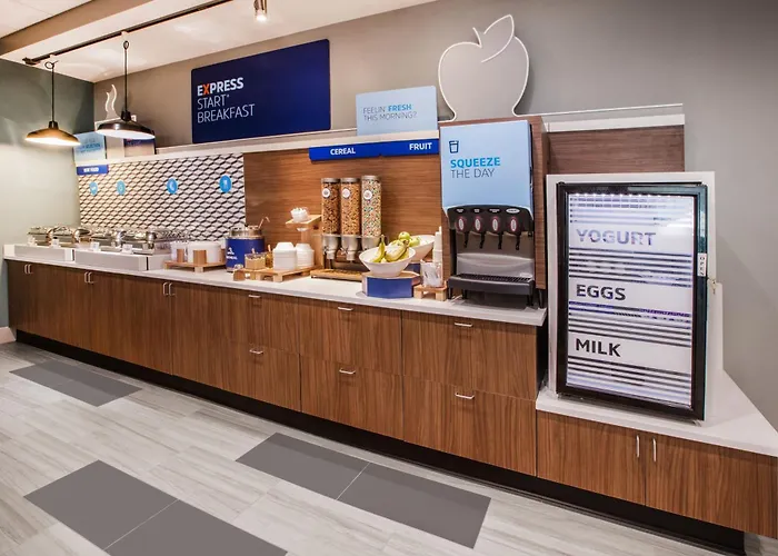 Holiday Inn Express Holland By Ihg