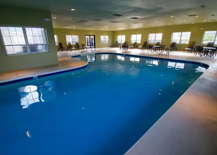 Hotels with tennis Suites At Fall Creek