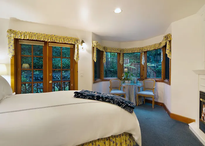 3 star hotels Babbling Brook