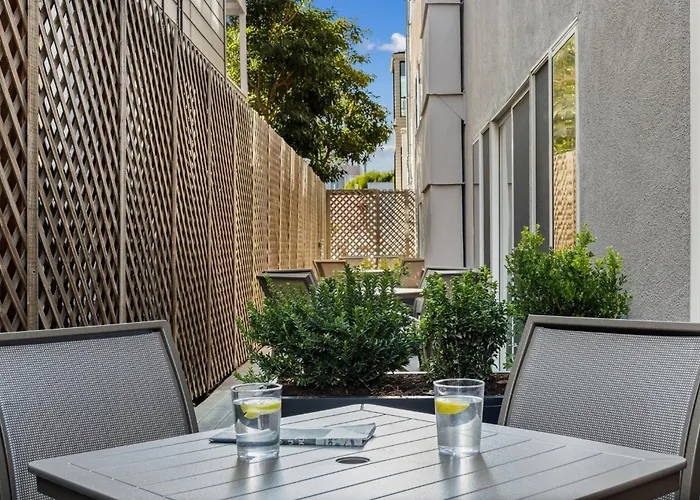 Self catering: The Suites At Fisherman'S Wharf