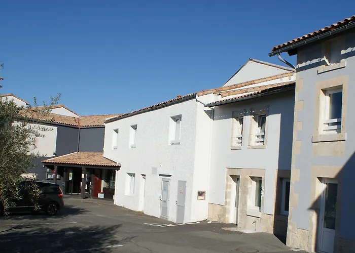 Logis LE RABELAIS Hôtel- Restaurant - SPA