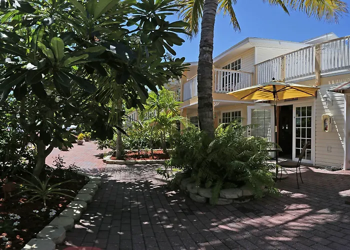 Manatee Bay Inn