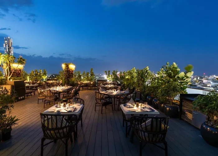 Luxury hotel only: The Residency Towers Puducherry