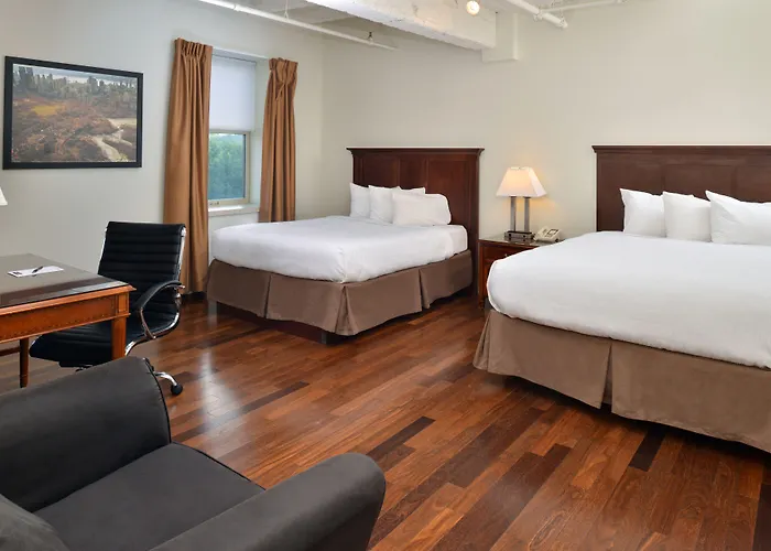 Grand Eastonian Hotel & Suites