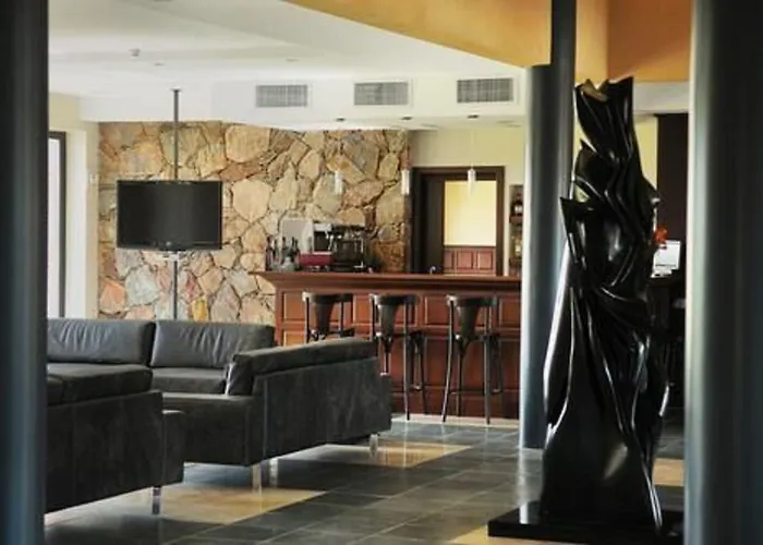 Hotel with view: Regency Park Hotel