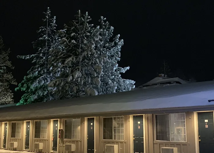 Motel: Black Jack Inn