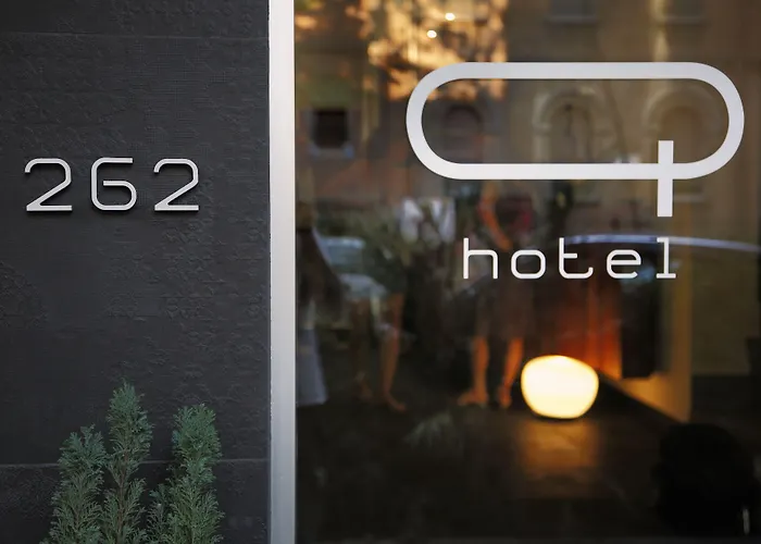 Hotel: Q Hotel