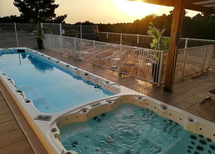 Logis Hotel Le Tropicana