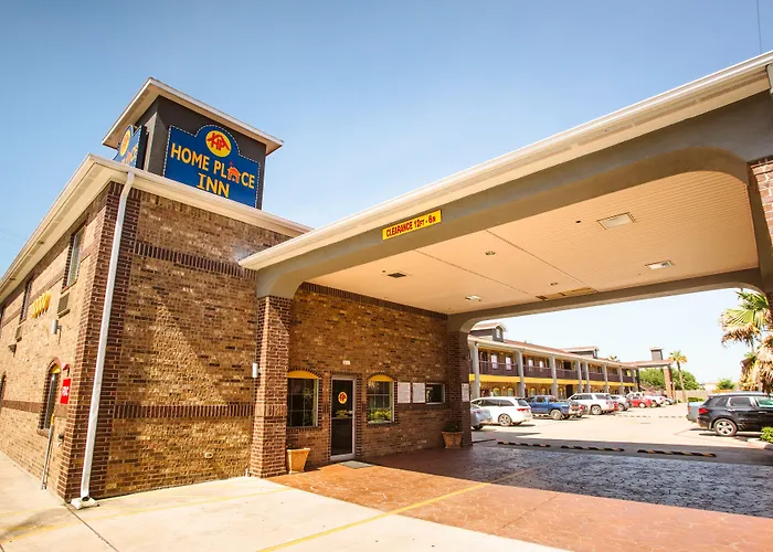 Cheap hotel: Home Place Inn