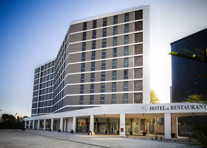 4 star hotel: Hotel Degli Arcimboldi