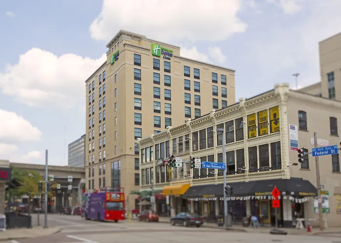 Casino hotel: Holiday Inn Express & Suites Pittsburgh North Shore By Ihg