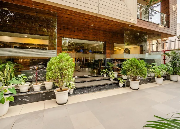 Royal Residence Near 32Nd Avenue - Gurugram