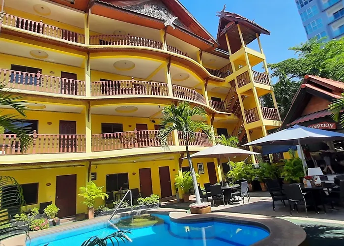 Apartment: Phratamnak Inn - 100 Meter From Beach