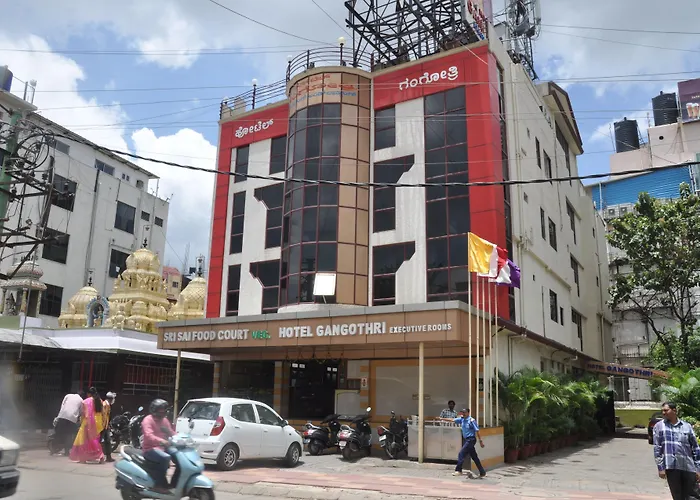 Golf hotel: Hotel Gangothri