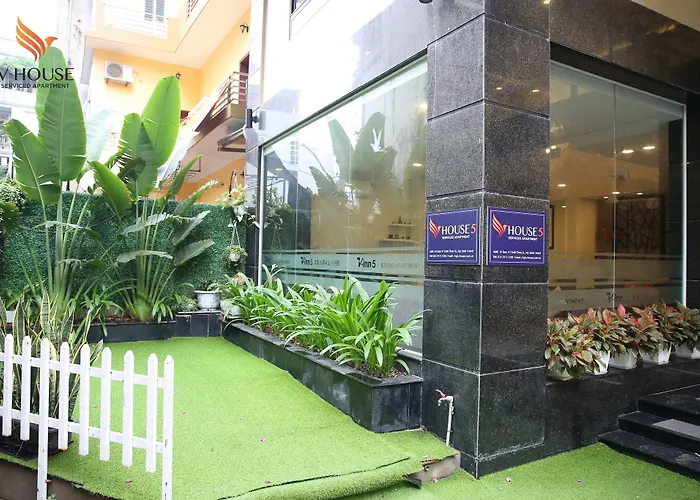 Bed and Breakfast V House 5 Serviced Apartment