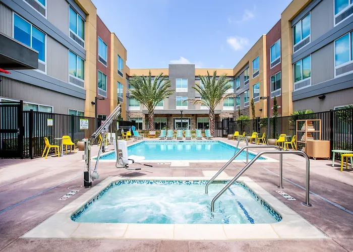 3 star hotel: Home2 Suites By Hilton Carlsbad, Ca