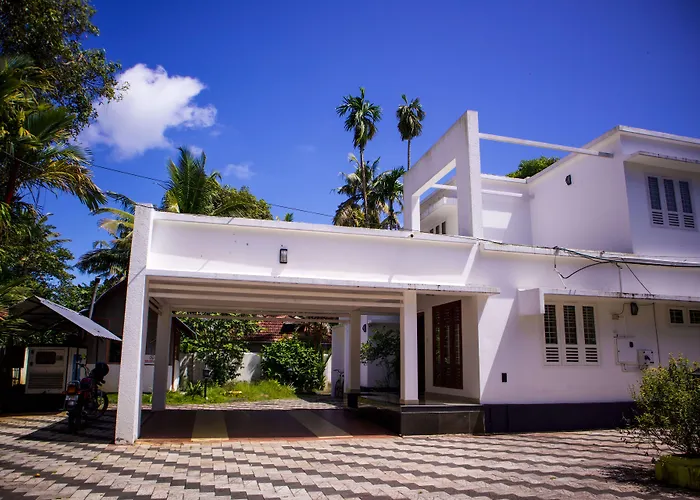 Pool Villa: Seclude By The Lake, Alleppey