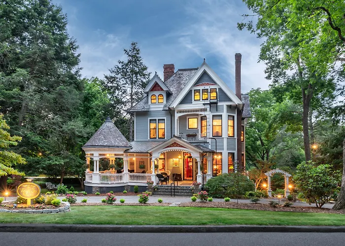 B&B only: 1899 Wright Inn And Carriage House