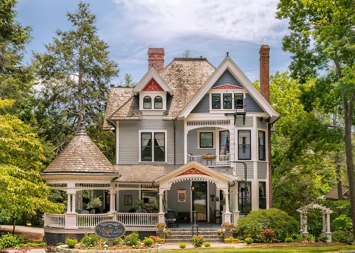 B&B only: 1899 Wright Inn And Carriage House