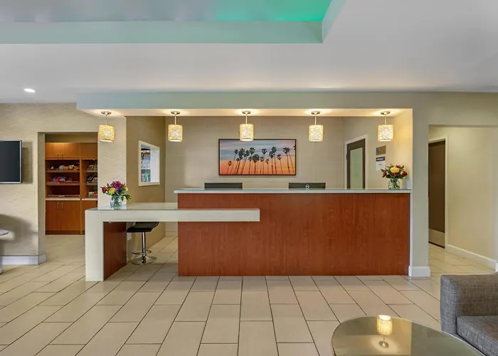 Best Western Plus South Coast Inn