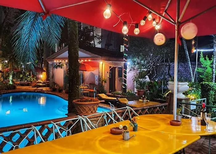 Beach hotel: Woodmere Grand Hotel & Serviced Apartments